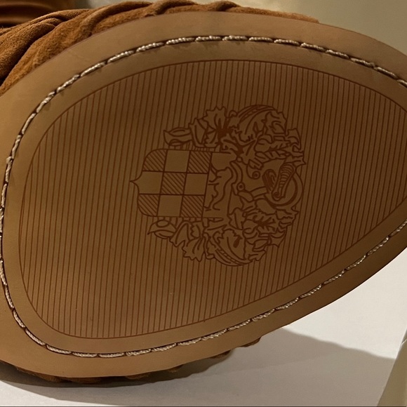 VINCE CAMUTO WOMEN’S SUEDE ANKLE BOOTIES CAMEL SIZE 8.5 - Picture 7 of 8